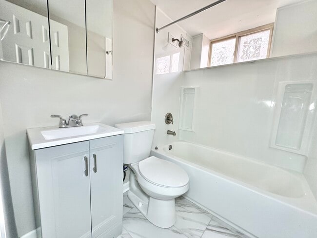 Baño - Waldorf Park Apartments