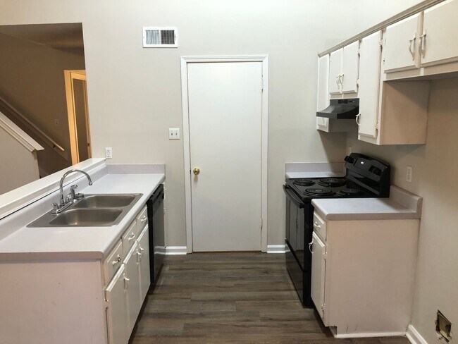 Foto del edificio - ****JUST REDUCED****1936 E Parkway Street ...