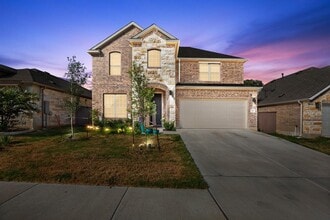 Building Photo - 321 Jefferson Dr