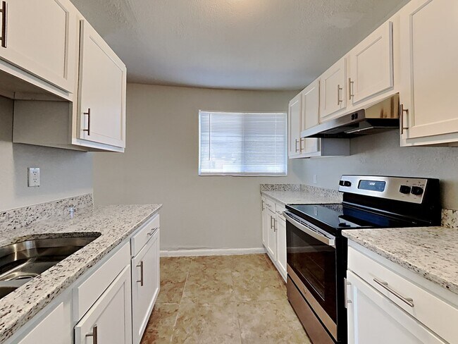 Foto del edificio - 6817 Jack Horner Ln