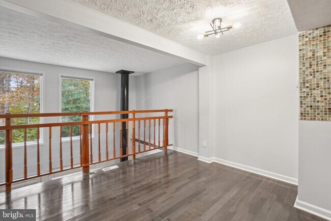 Foto del edificio - 8474 Sugar Creek Ln