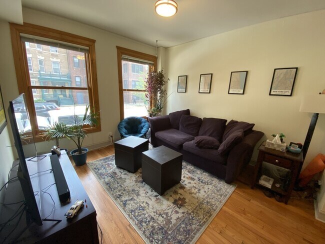 Foto del edificio - 852 W Diversey Pkwy