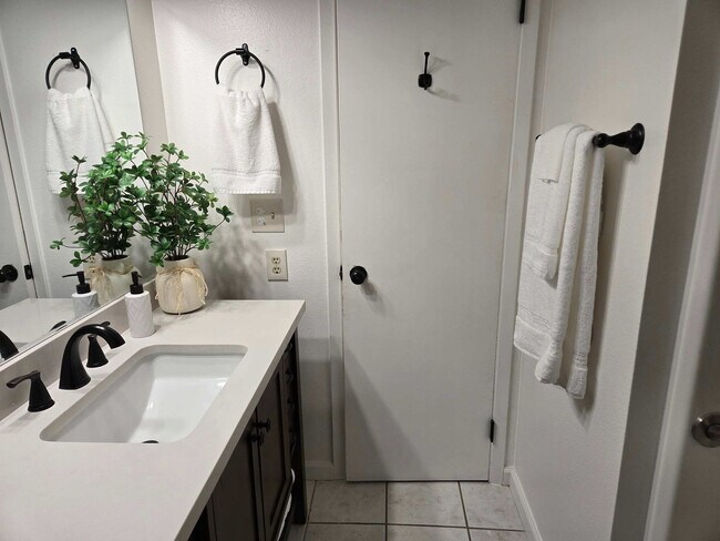 Foto del edificio - 2207 Parker Ave