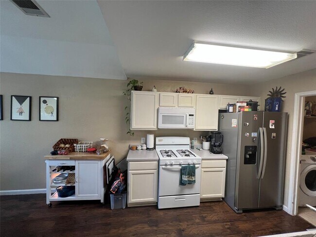 Foto del edificio - 14515 Fitzgibbon Dr