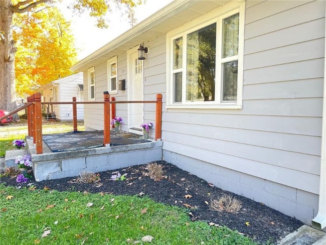 Building Photo - 2617 E 6th St