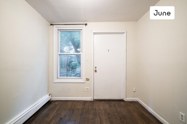 Building Photo - ROOM ONLY in 3-bed/1.0-bath Home
