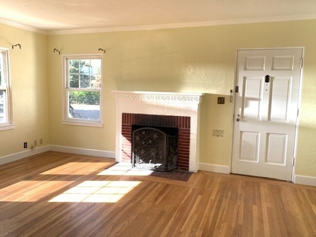 Foto del edificio - Adorable Three Bedroom, One-story Home in ...