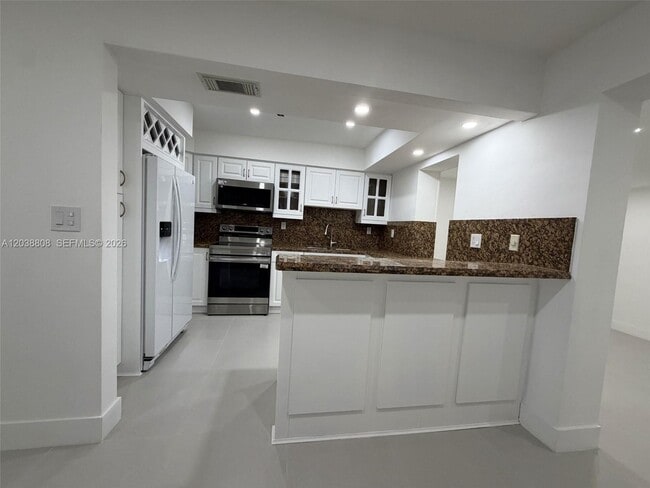 Foto del edificio - 501 NW 25th Ct