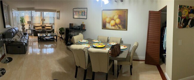 Foto del edificio - 200 Leslie Dr