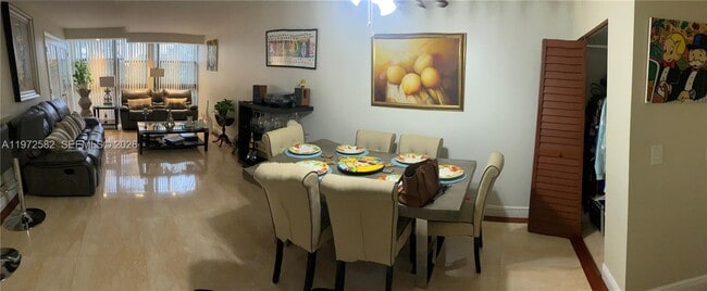 Building Photo - 200 Leslie Dr