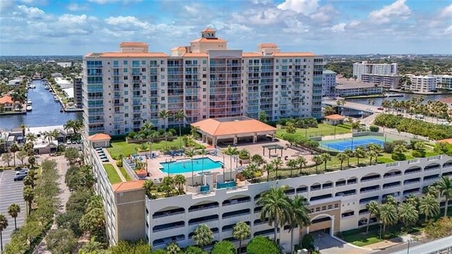 Foto del edificio - 3020 NE 32nd Ave