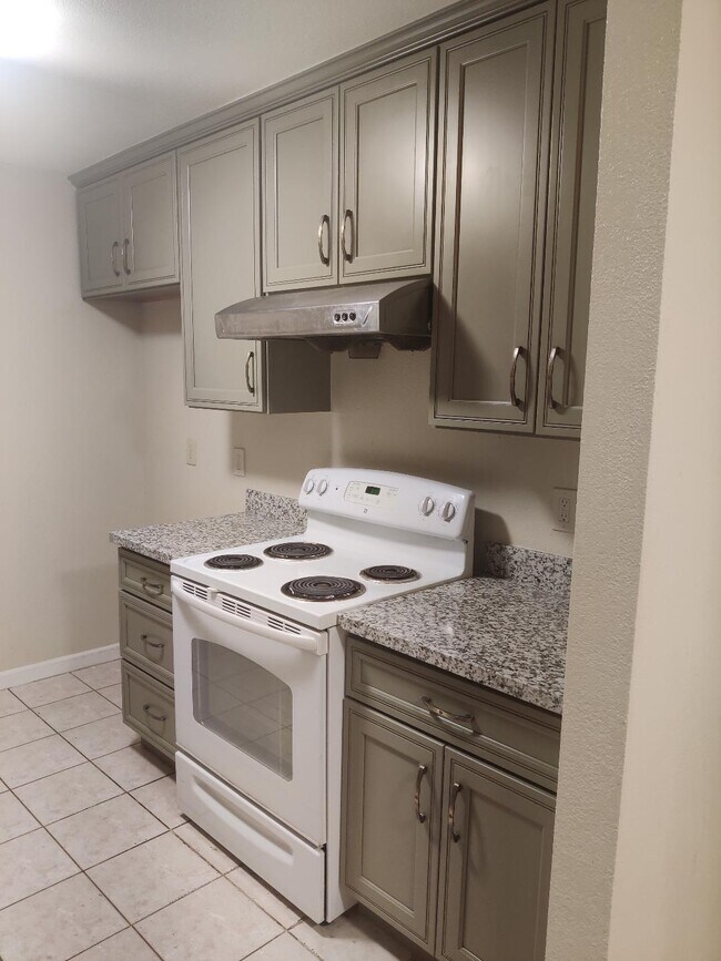 Foto del edificio - 5583 Lean Ave