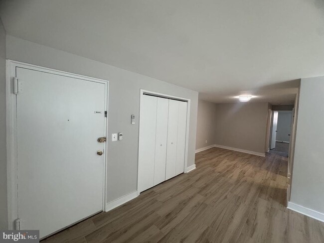 Building Photo - 500 S Courthouse Rd