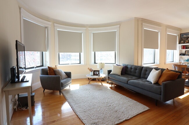 Building Photo - 1100 Beacon St