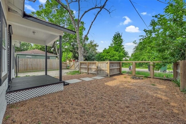 Building Photo - 4208 Delhi St