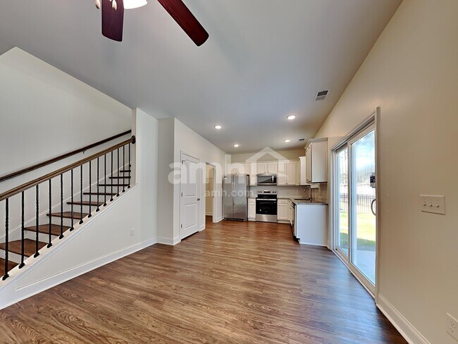 Foto del edificio - 157 Blackstone Dr