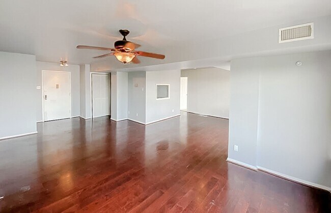 Foto del edificio - Beautiful 1 Bed 1 Bath Condo In Pavilion O...