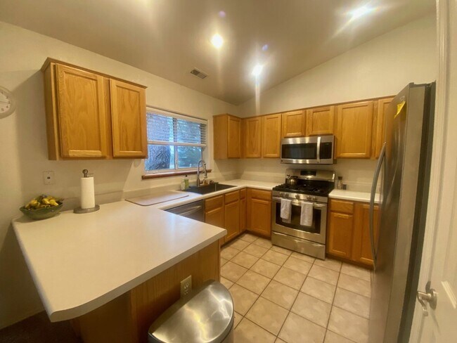 Foto del edificio - West-Flagstaff House (Aspen Trails)- 3 Bed, 2 Bath, 2 Car Garage Home -Students & Dogs OK! Avail....