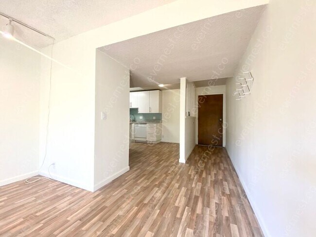 Foto del edificio - 1608 Cottonwood Dr