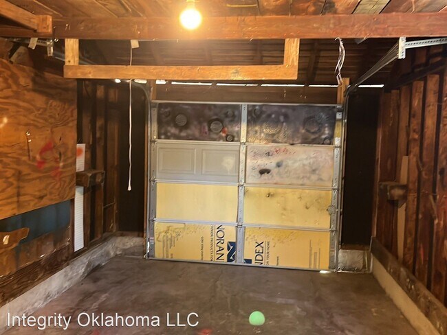 Foto del edificio - 3 br, 1 bath House - 411 Elm St