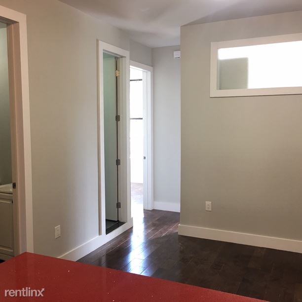 Foto del edificio - 1298 Putnam Ave