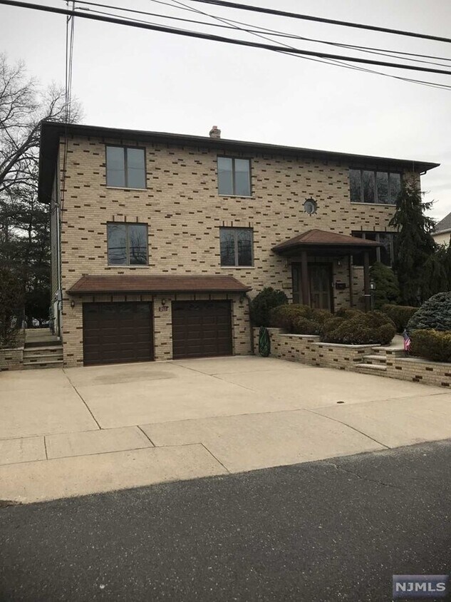 203 May St, Hawthorne, NJ 07506 Townhome Rentals in Hawthorne NJ