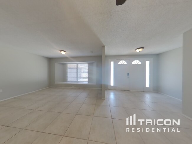 Foto del edificio - 4817 Palm Aire Dr