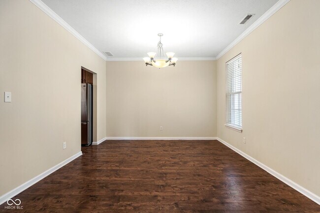 Foto del edificio - 1361 Midway Ct