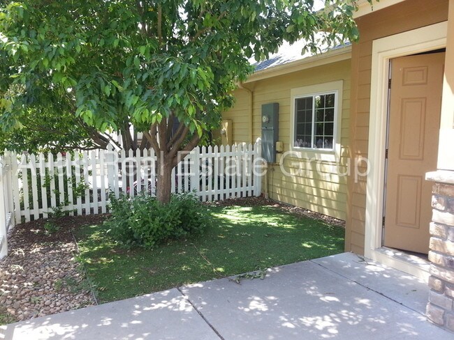 Building Photo - 1144 Village Cir