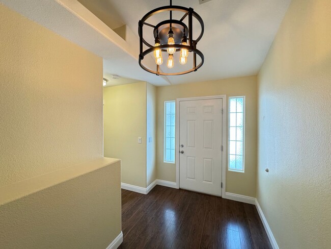 Building Photo - 5417 Redview Ct