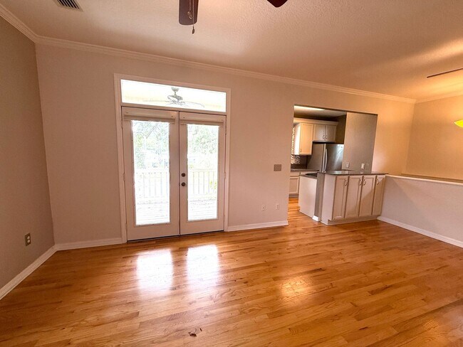 Foto del edificio - Adorable Two Story 2/2 Townhome in College...