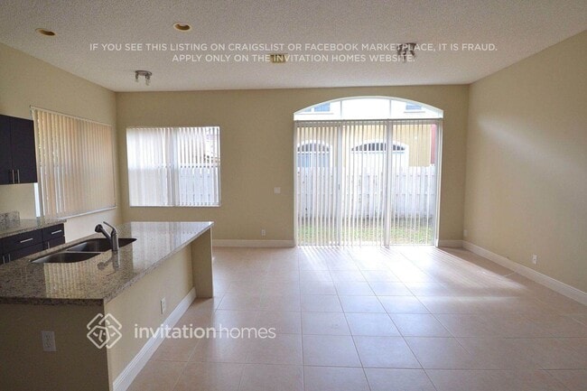 Building Photo - 3728 SW 50th Ct