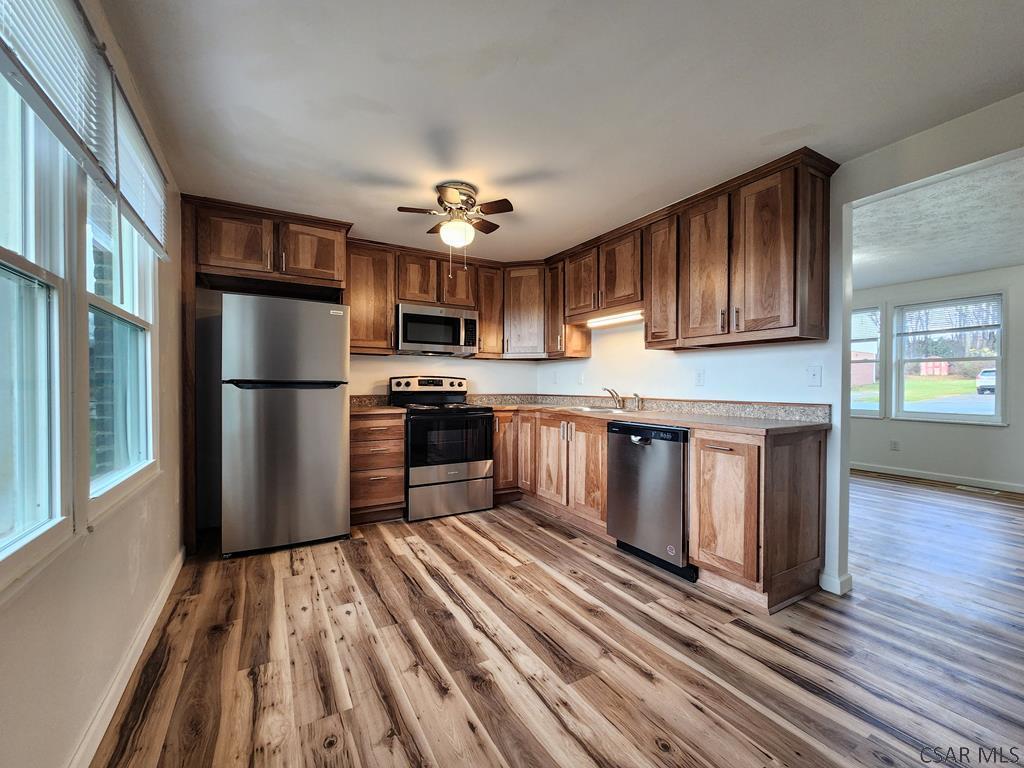 Foto principal - 429 Devon Dr