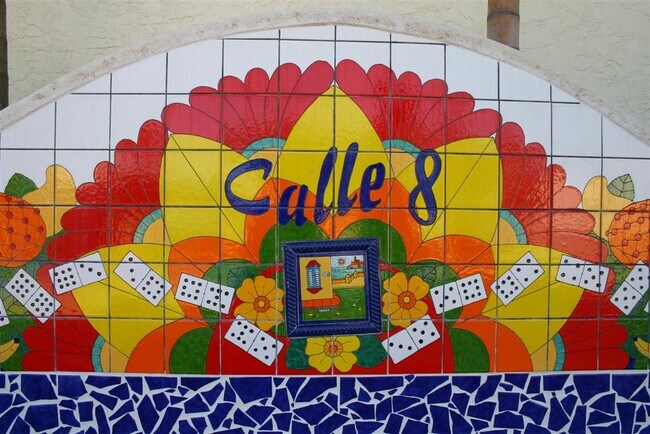 Foto del edificio - 900 SW 8th St