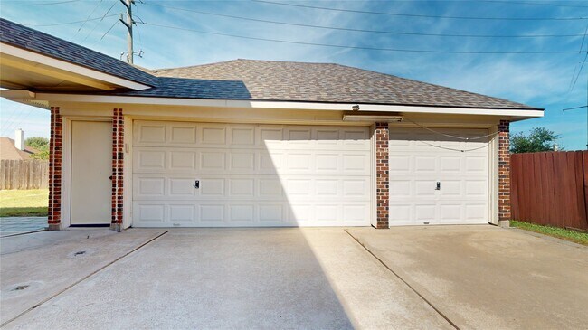 Building Photo - 8538 Sunrise Meadow Ln