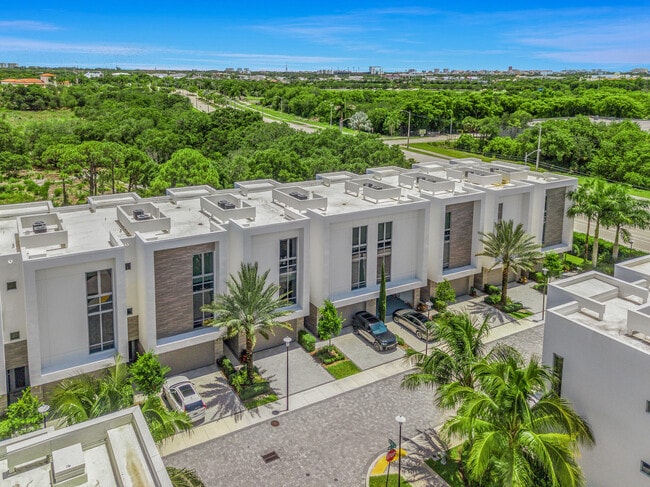 Building Photo - 4060 NW 17th Ave