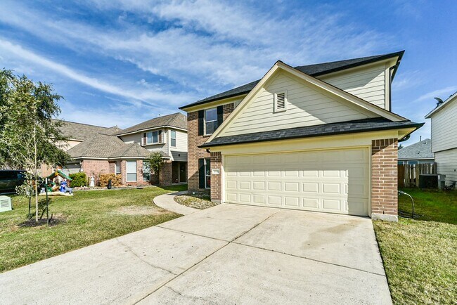 Foto del edificio - Offered by Precision Realty and Management.