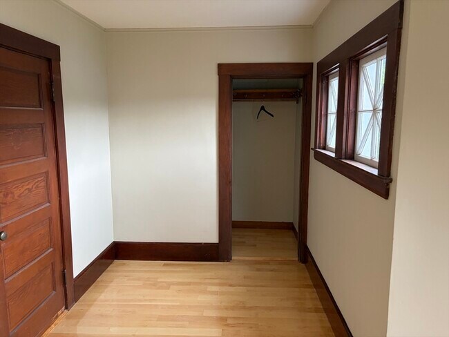 Building Photo - 48 Seaver St