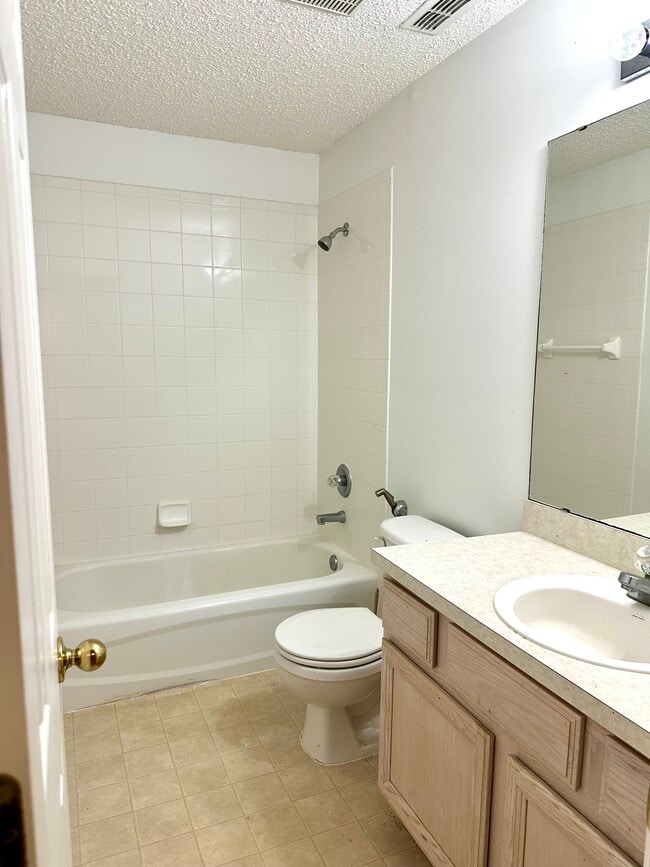 Foto del edificio - 2455 Coachman Lakes Dr