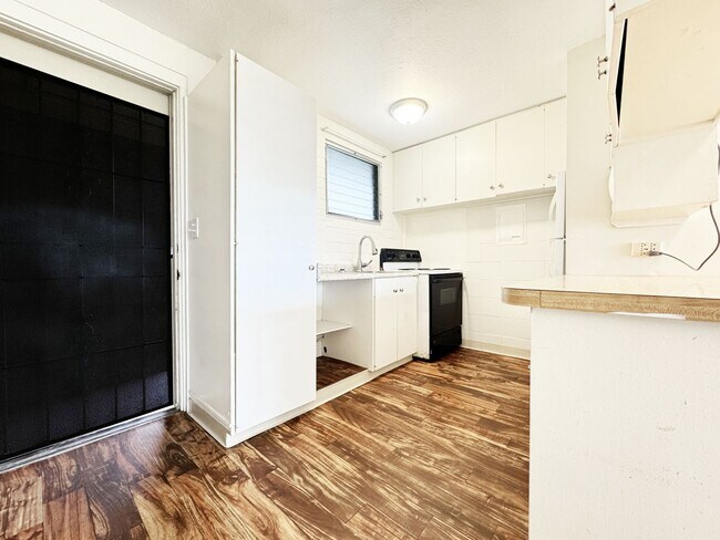 Building Photo - Efficient Kaneohe Condo Near Windward Mall