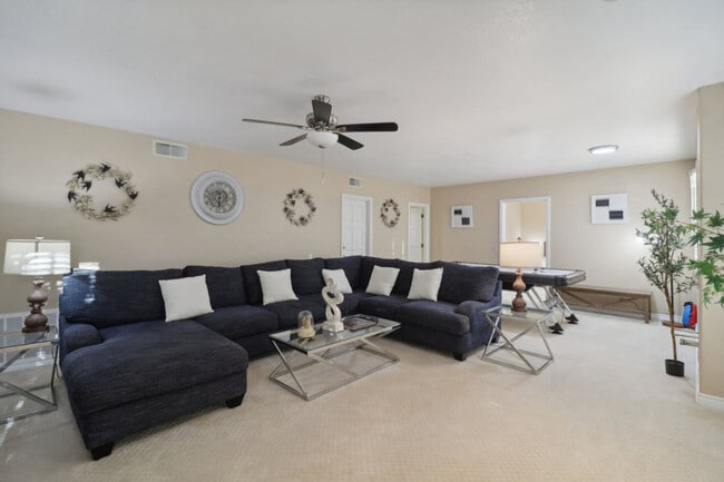 Building Photo - 2908 Lakemont Dr