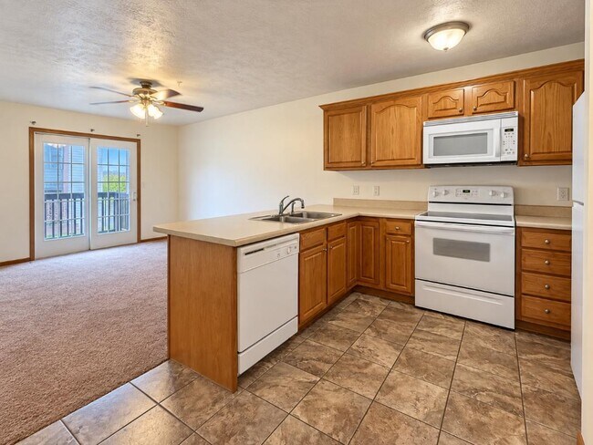 Foto del edificio - 323 Creekside Dr