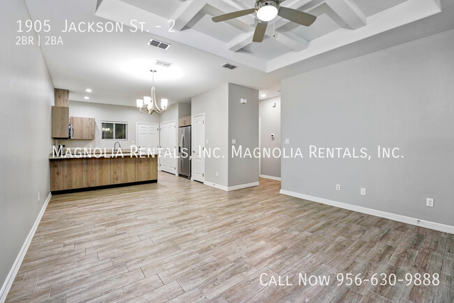 Building Photo - Weslaco Apartment for Rent - Westgate Vill...