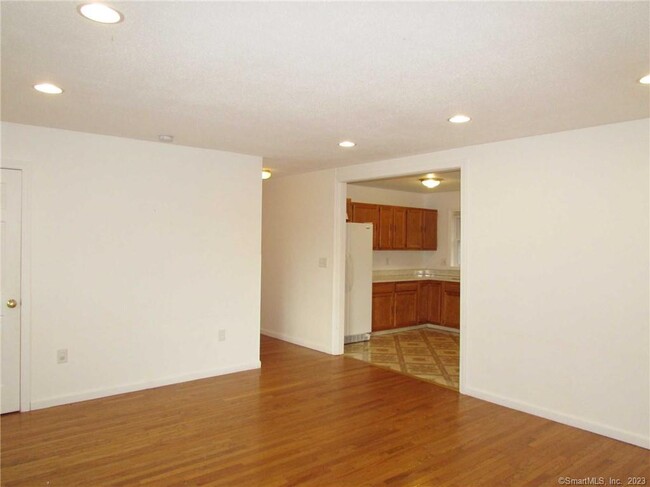 Building Photo - 134 SantaMaria Dr