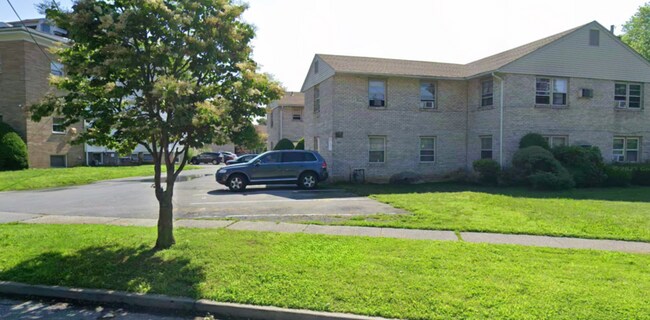 Building Photo - 94 S Hamilton St