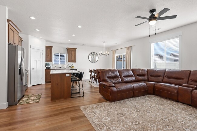 Building Photo - 252 W 800 S