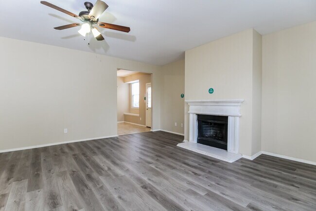 Building Photo - 2321 Wildwood Ln