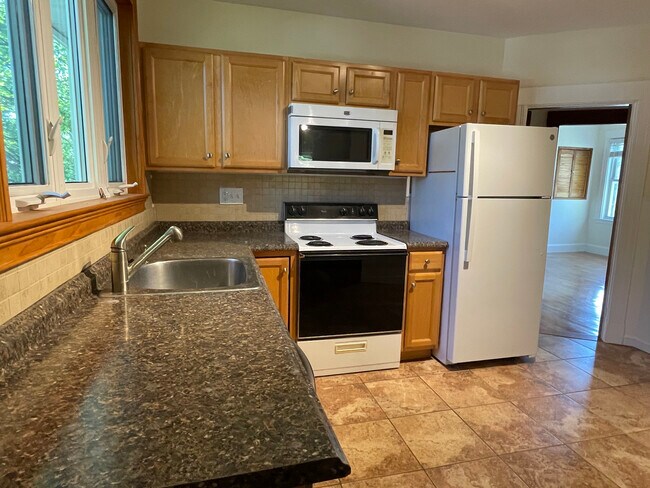 Foto del edificio - 111 Russett Rd