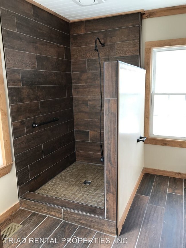 Foto del edificio - 1 br, 1 bath House - 5744 OLD LIBERTY ROAD