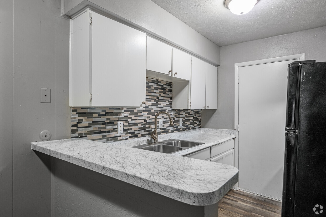 Cantera 1910 S Josey Ln Carrollton, TX Apartments for Rent in